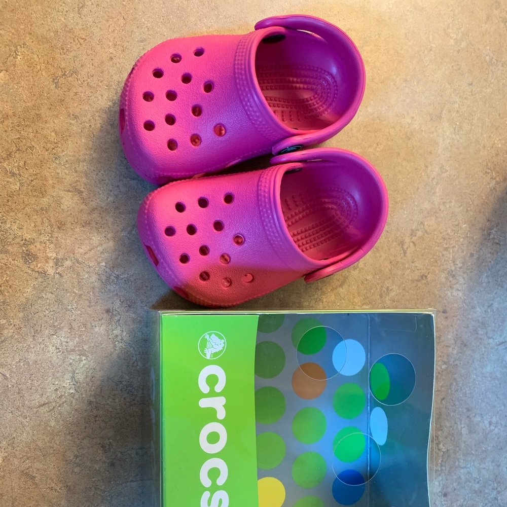 Crocs - 2/3